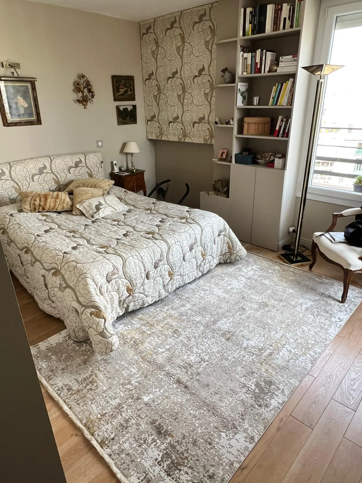 Des tons clairs dans la chambre